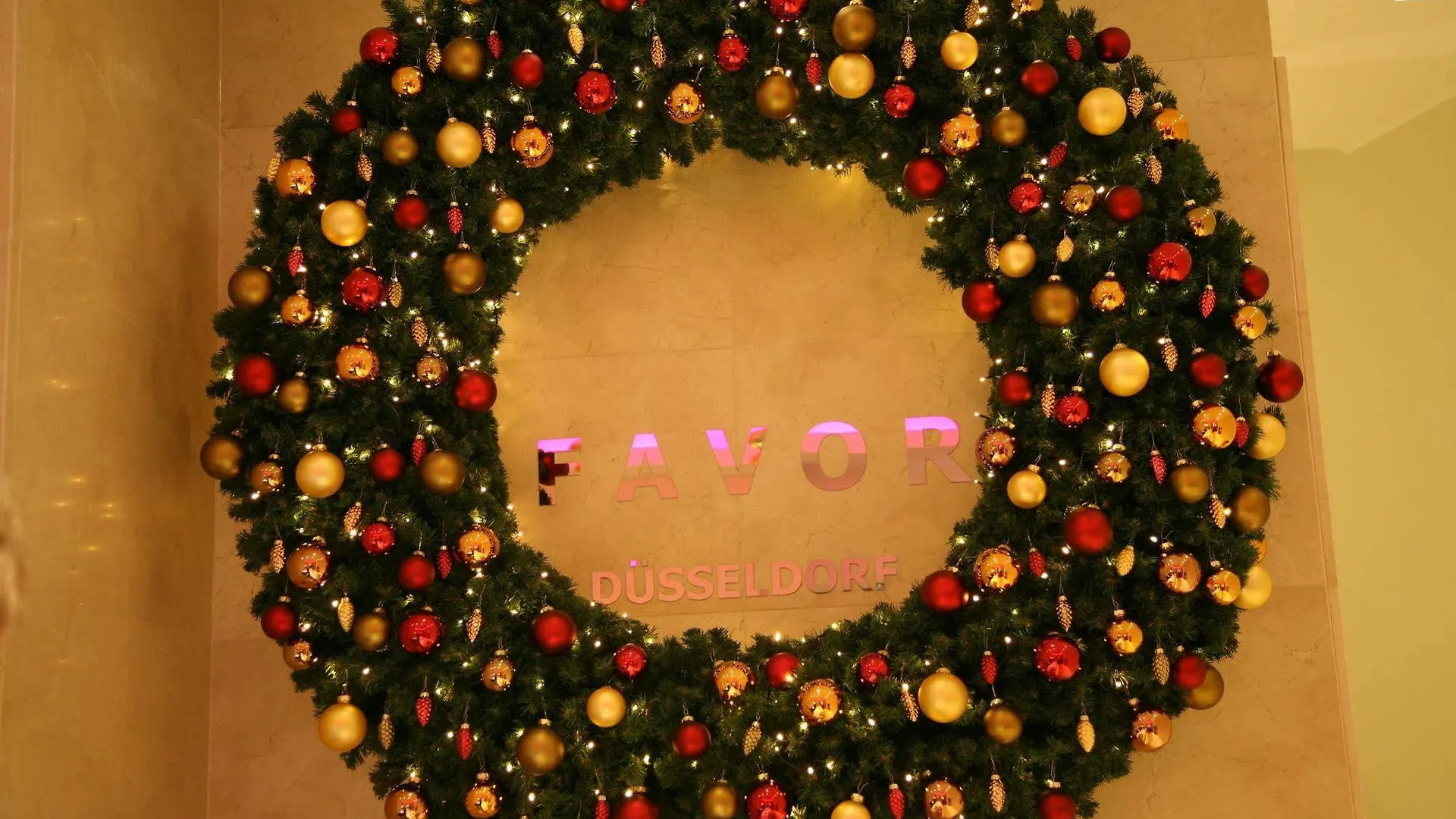 Hotel Favor Dusseldorf 4*,